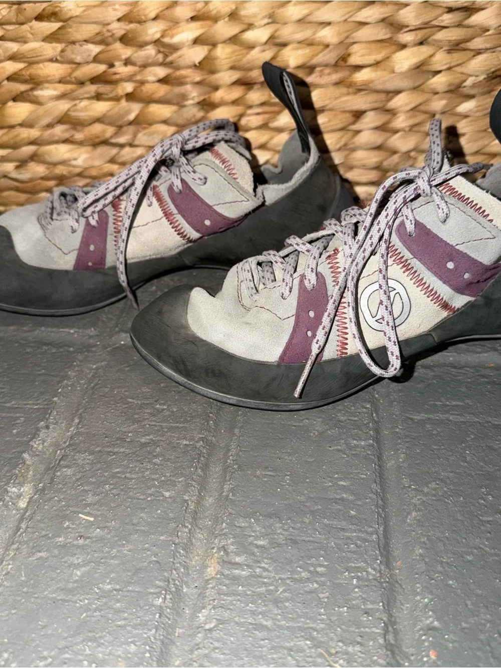 SCARPA 6.5 Women's Helix Lace-Up Rock Climbing Shoes Trad Sport Suede Italy